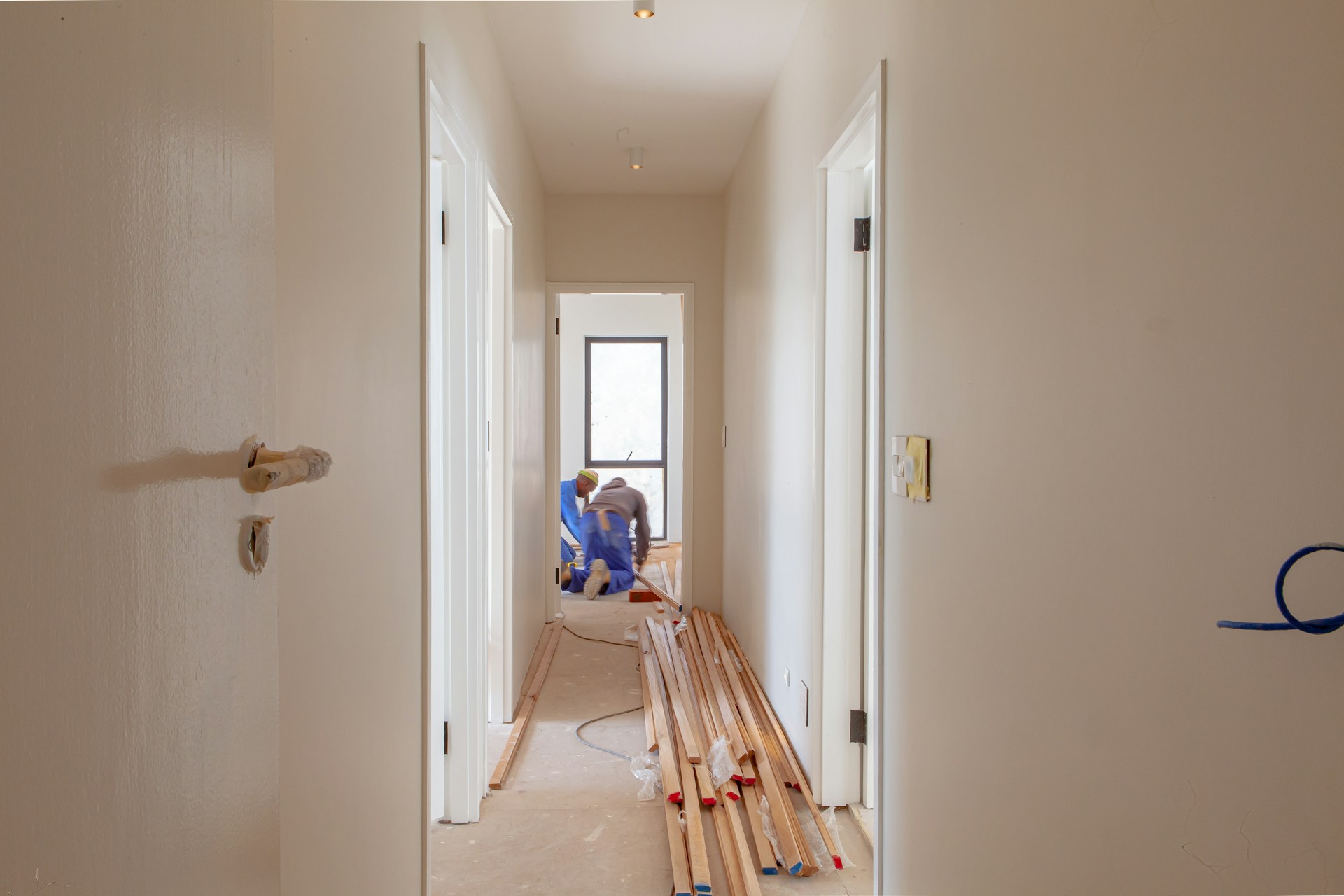 Homeowner meeting with a trusted local contractor